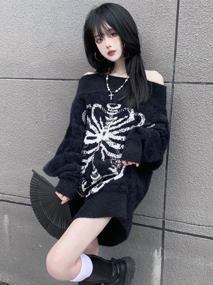 Off shoulder skelet trui met stoere boots