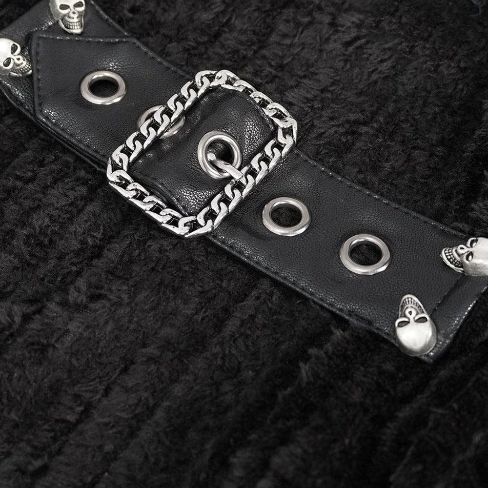 Zwarte gesp met kettingdetail en doodskopornamenten op gehaakte stof | Boutique Moda