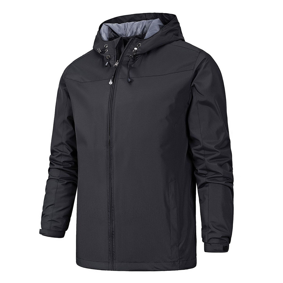 Zwarte outdoorjas met capuchon en rits, gedragen door een man | Boutique Moda