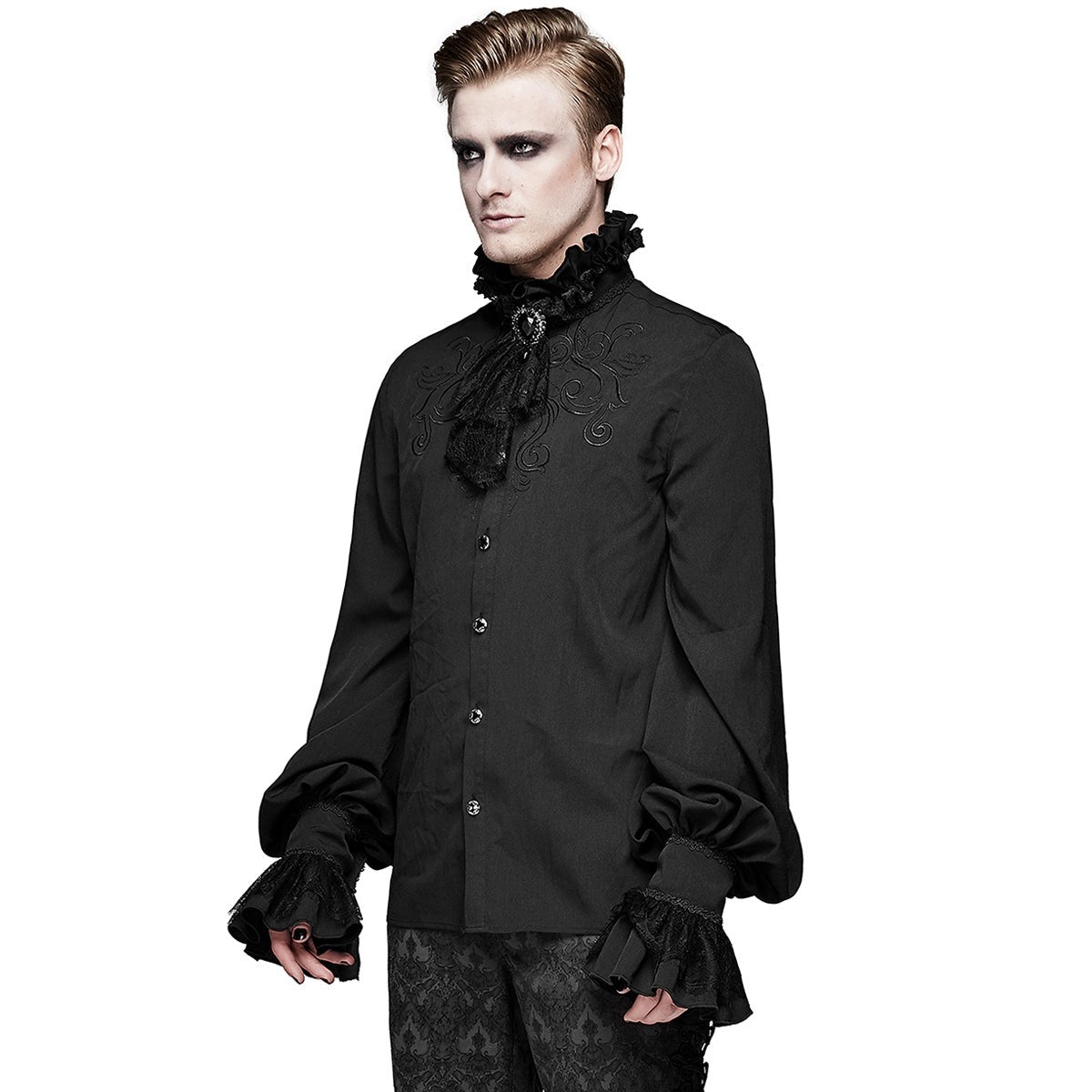 Zwart gothic overhemd met kanten kraag, gedragen door een man | Boutique Moda