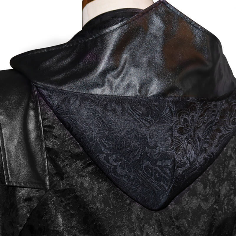 Zwarte gothic mantel met capuchon en jacquard patroon, op paspop getoond | Boutique Moda
