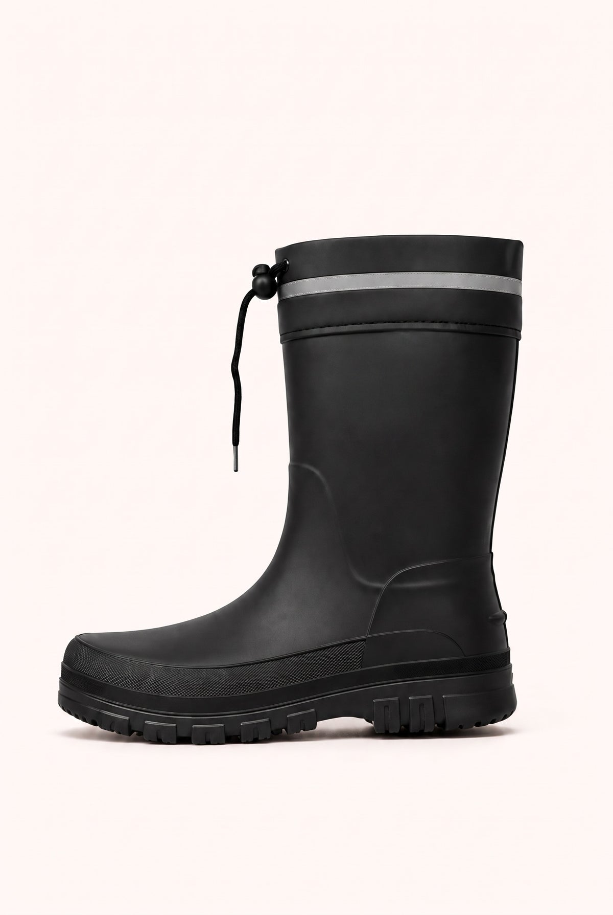 Zwarte regenlaars met reflecterende streep, vrijstaand getoond zonder model | Boutique Moda