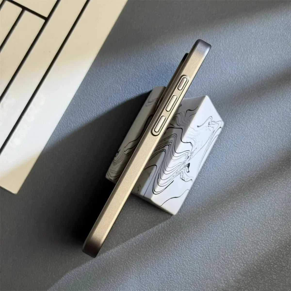 Geribbeld Telefoonhoesje voor iPhone | Verhoogde Camerarand | 4 Kleuren