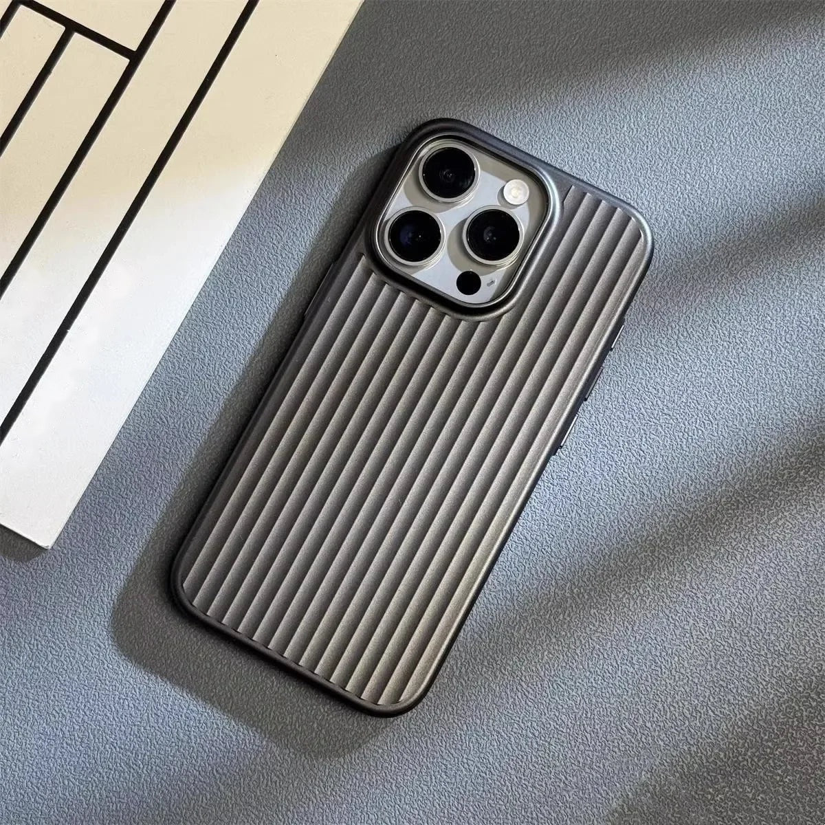 Geribbeld Telefoonhoesje voor iPhone | Verhoogde Camerarand | 4 Kleuren