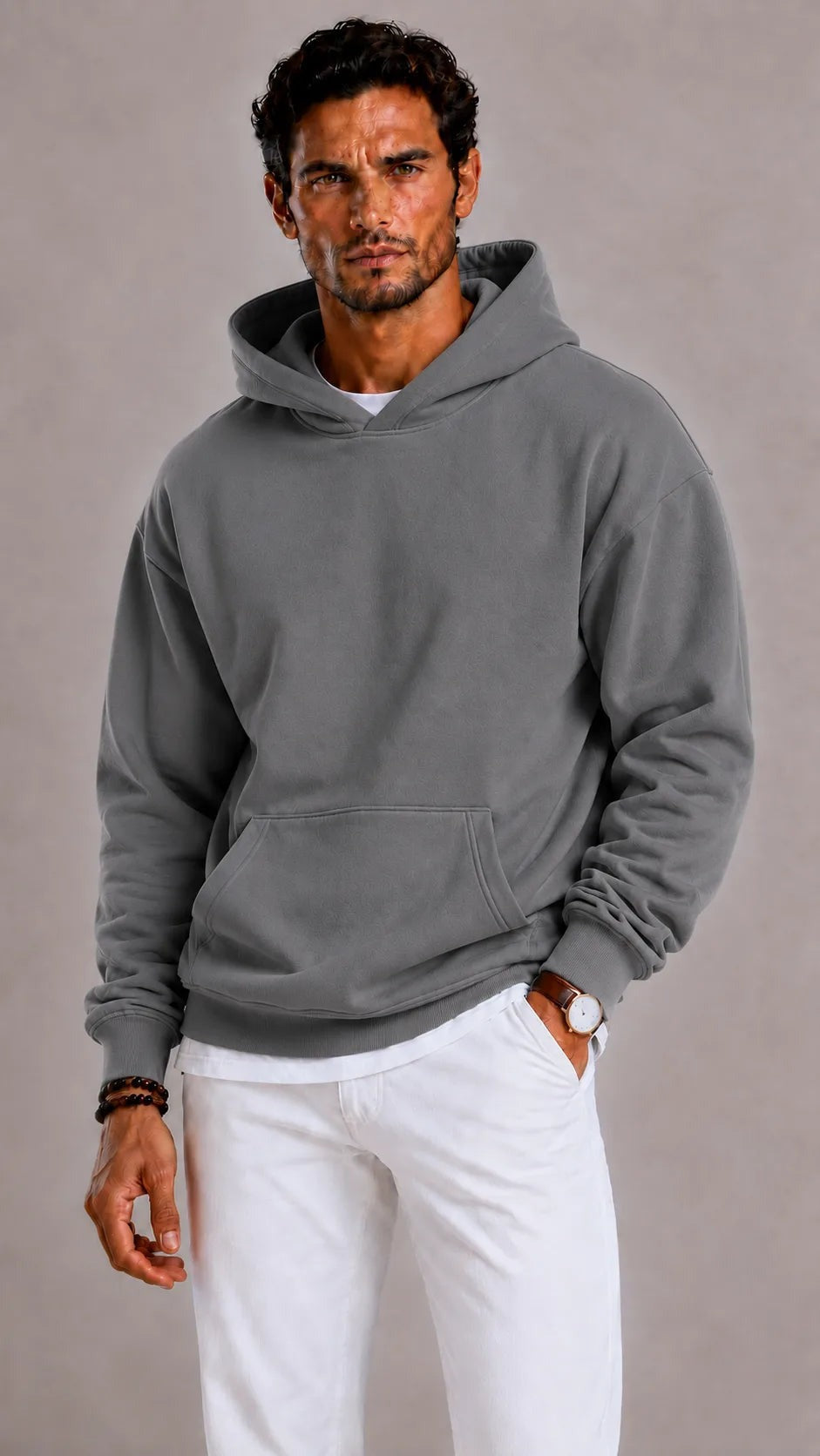 Oversized herenhoodie in donkergrijs, gedragen, vooraanzicht