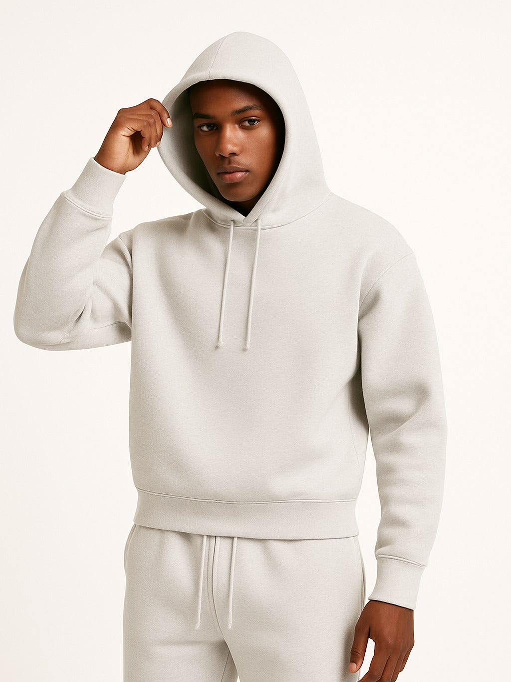Relaxed fit hoodie voor heren in grijs, gedragen, voorkant