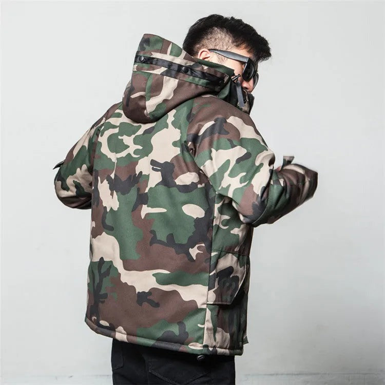 Camouflage parka voor heren met capuchon in camouflage, gedragen, achteraanzicht