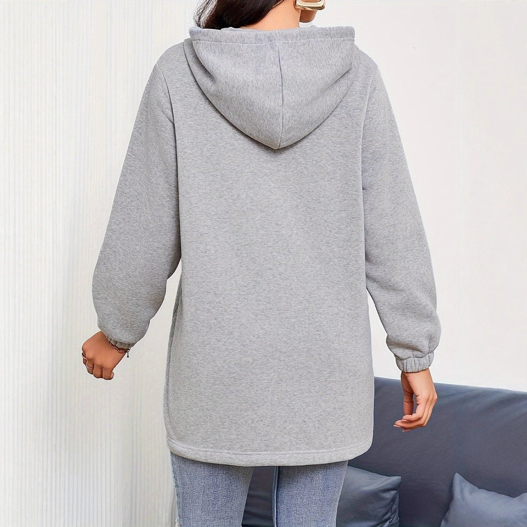 Achteraanzicht van het lange grijze vest met rechte zoom en gerimpelde boorden | Boutique Moda