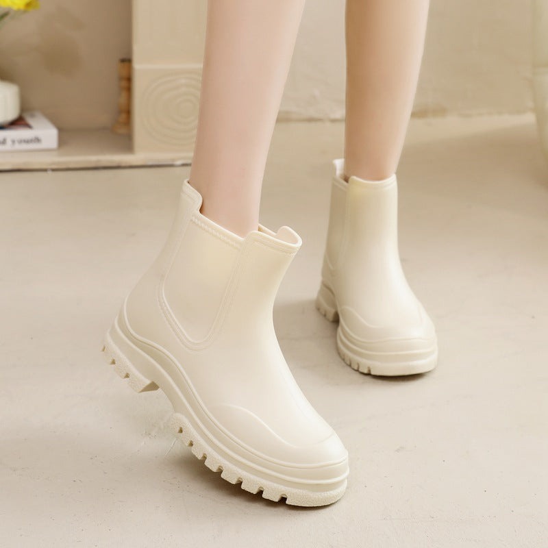 Matte Chelsea-regenlaarzen in beige, gedragen