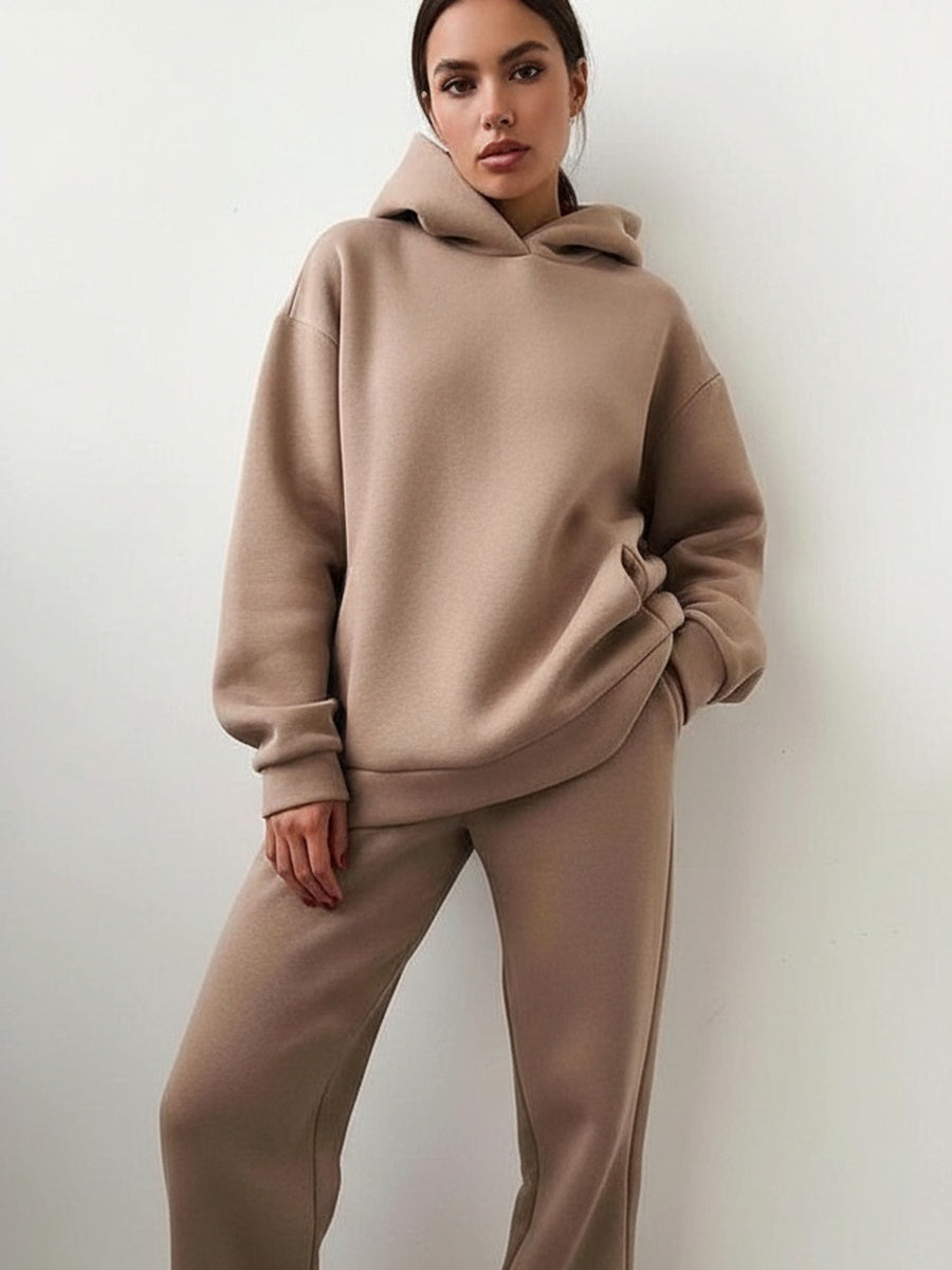 Oversized hoodie en joggingbroek in taupe, voorkant