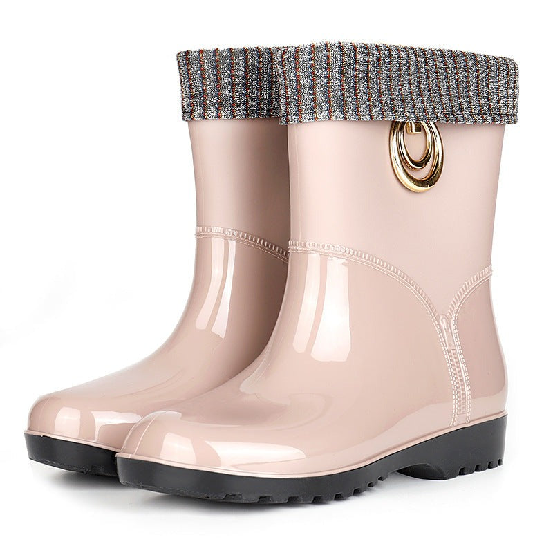 Gevoerde regenlaarzen met glinsterende gebreide rand in beige, productfoto