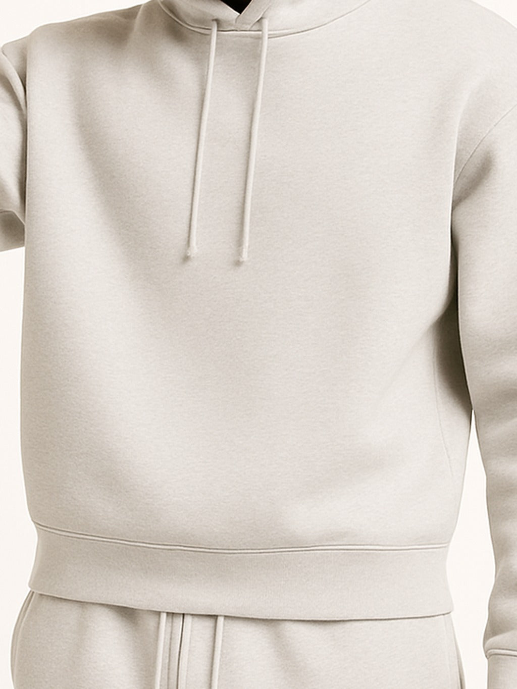 Relaxed fit hoodie voor heren in grijs, close-up van de koorden en de geribde zoom