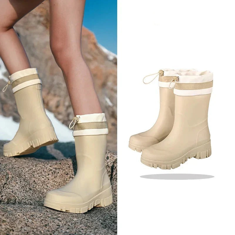 Regenlaarzen met trekkoord in beige, halfhoog, gedragen en productfoto