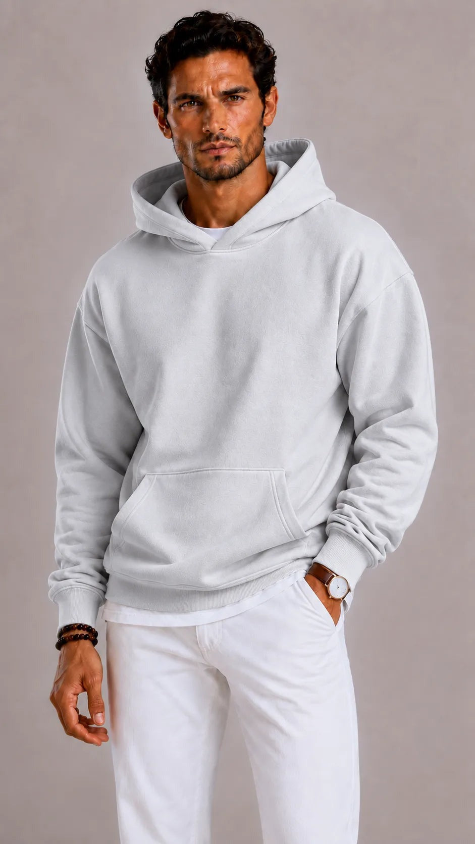 Oversized herenhoodie in grijs, gedragen, vooraanzicht