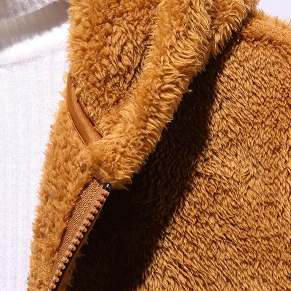 Teddyjas met capuchon voor heren in camel, close-up van de rits