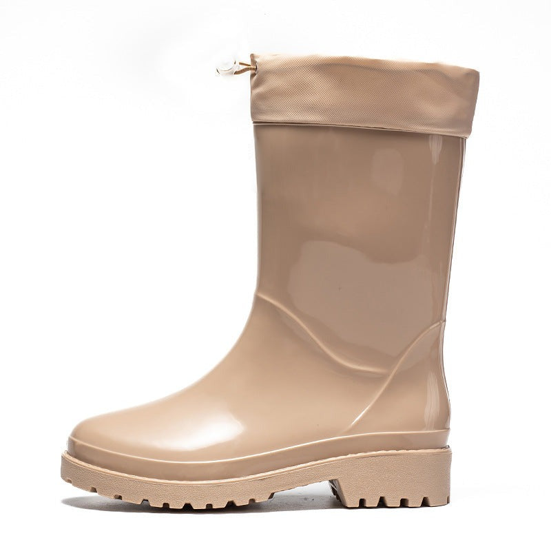 Regenlaarzen met stoffen schacht en koord in beige, productfoto, zijaanzicht