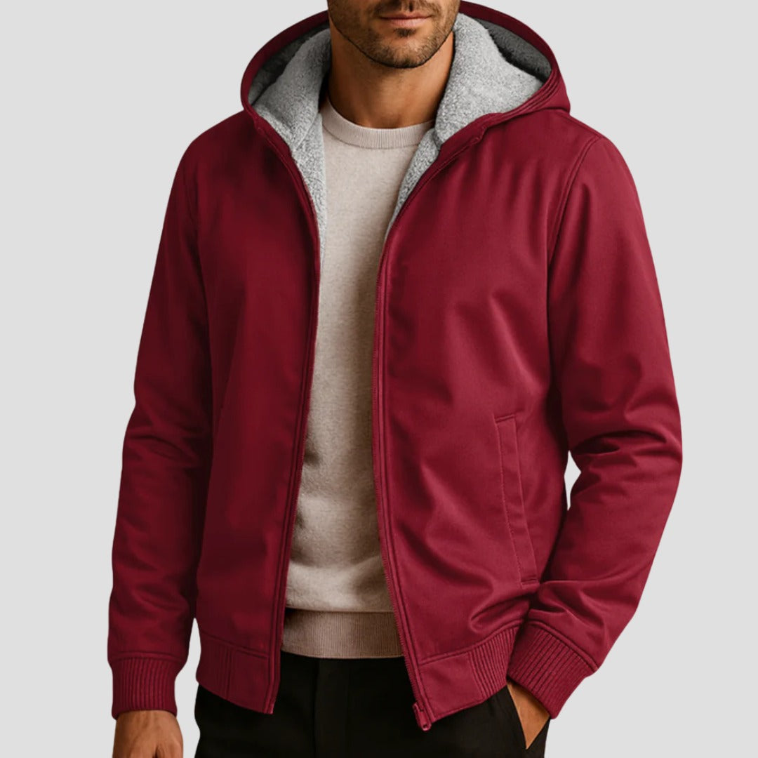 Teddyvest met capuchon voor heren in bordeaux, gedragen, voorkant