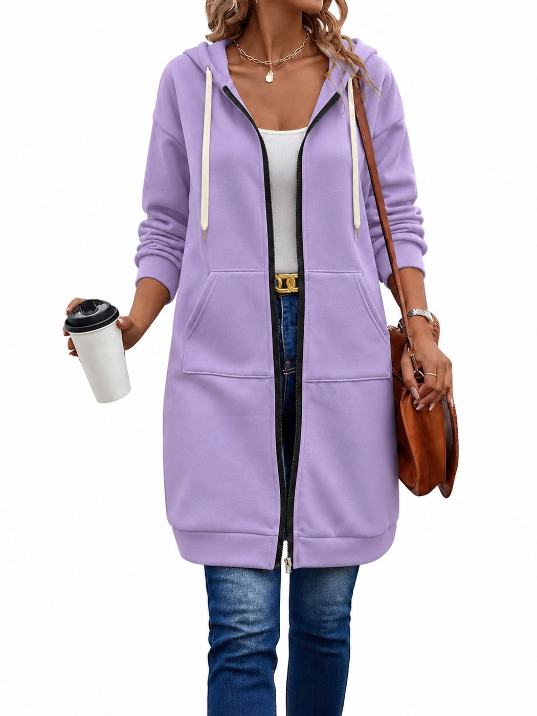 Vrouw in een lang lila sweatvest dat tot halverwege de dijen komt | Boutique Moda