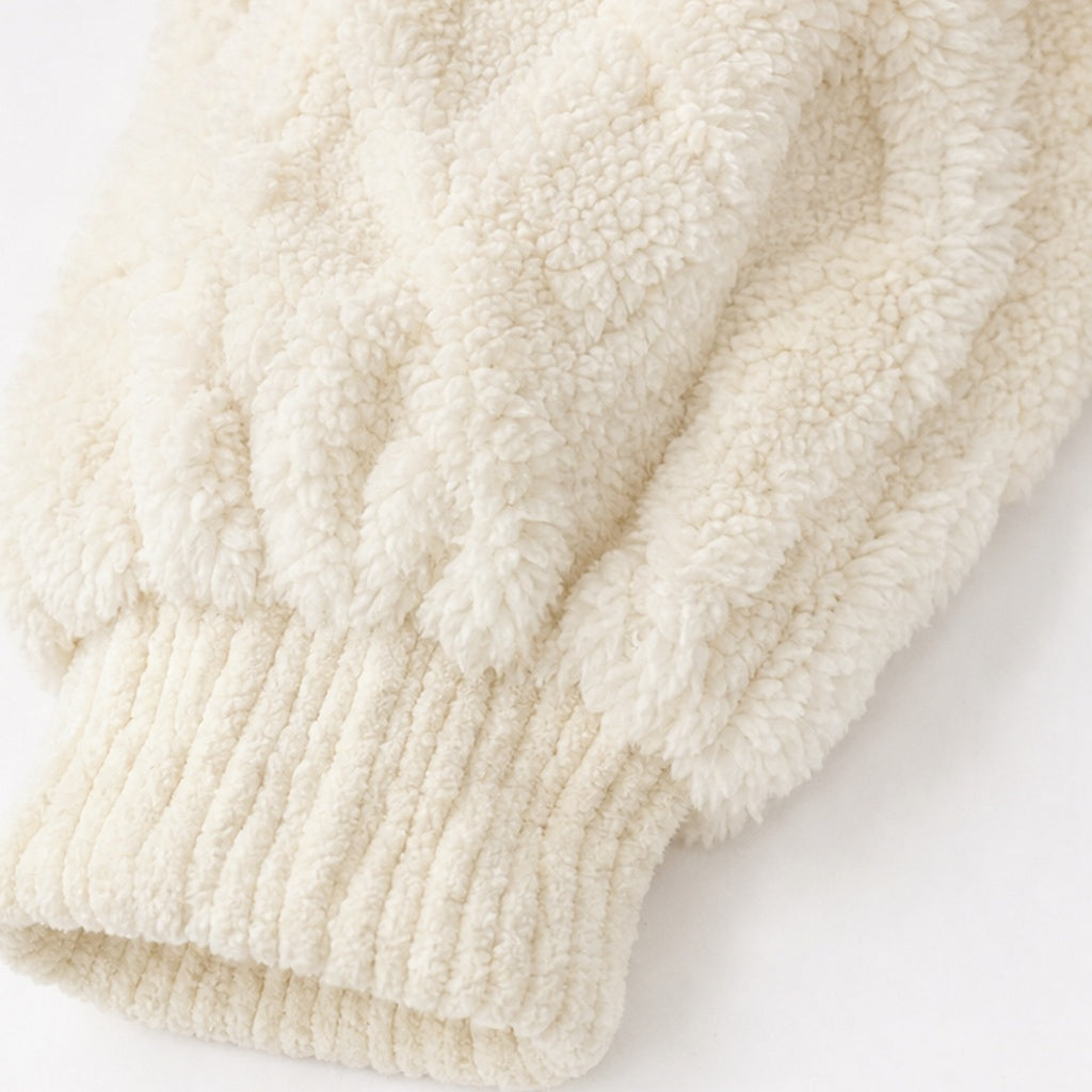 Geribde manchet van de crèmekleurige hoodie, close-up