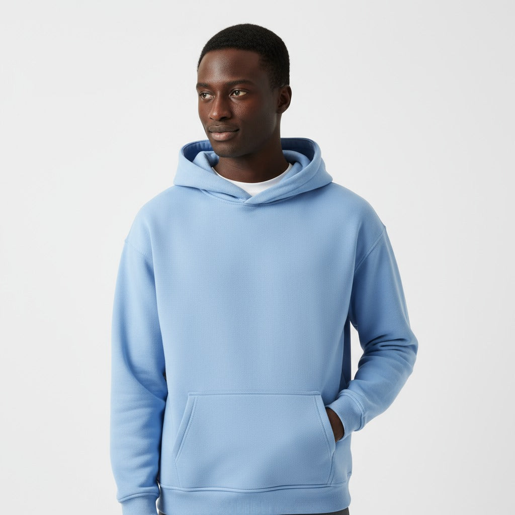 Heavyweight hoodie voor heren in lichtblauw, gedragen, voorkant