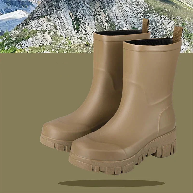 Regenlaarzen met grove profielzool in bruin, halfhoog, productfoto
