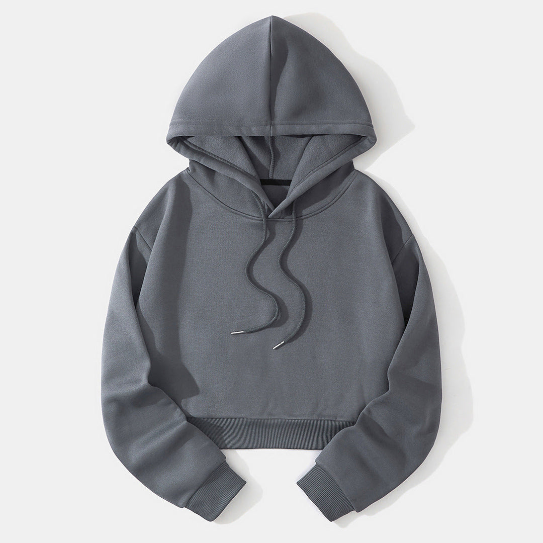 Donkergrijze cropped hoodie plat neergelegd, met verstelbare capuchon en zoomband | Boutique Moda