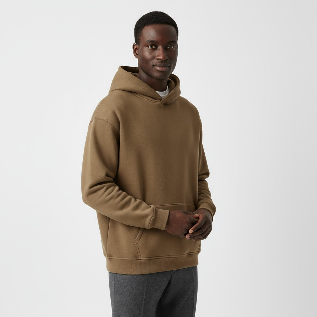 Heavyweight hoodie voor heren in bruin, gedragen, voorkant