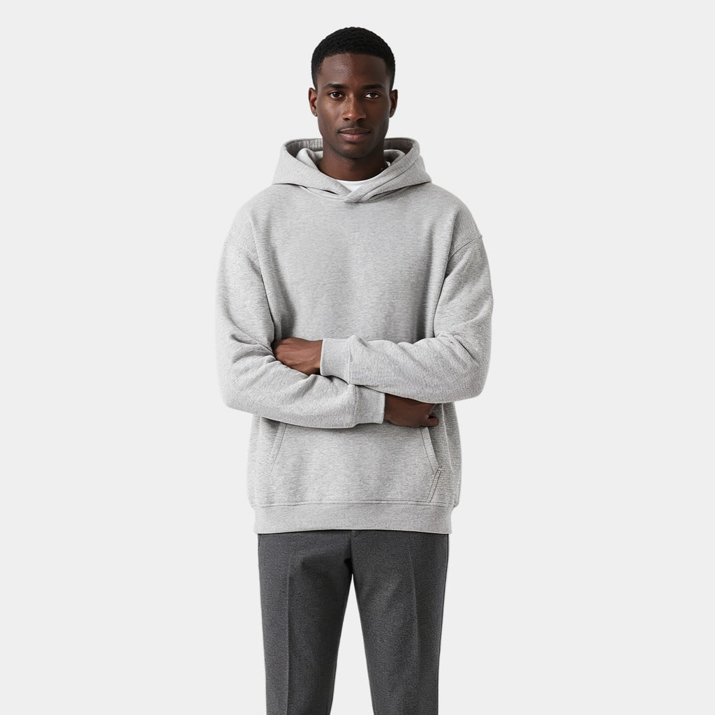 Heavyweight hoodie voor heren in grijs, gedragen, voorkant