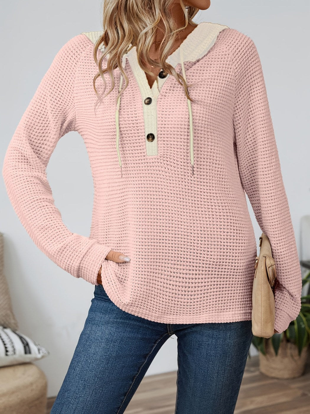 Wafelhoodie in Roze/Crème met henleyhals en drie knoopjes, vooraanzicht | Boutique Moda
