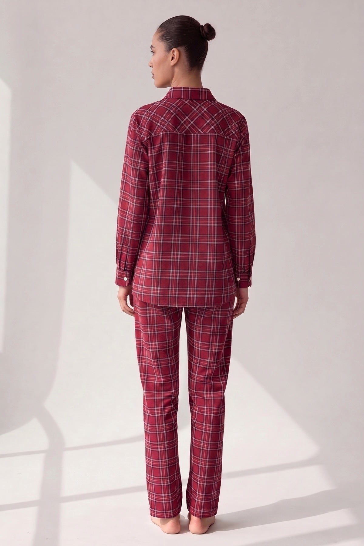 Bordeaux geruite flanellen pyjama, achteraanzicht