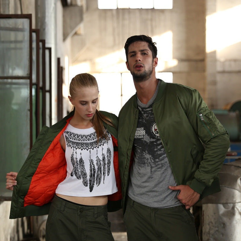 Bomberjack heren legergroen streetstyle look - Boutique Moda