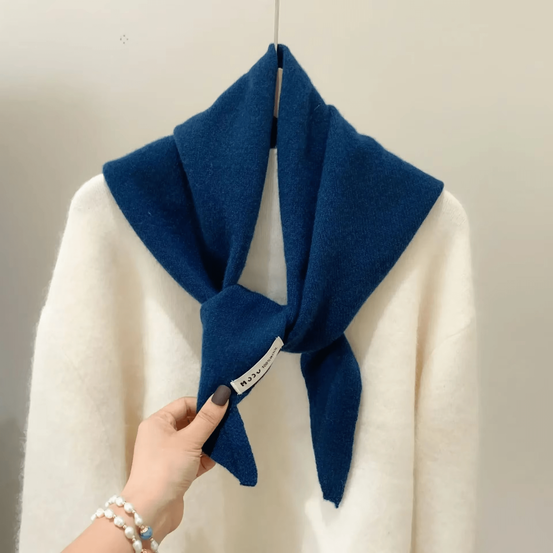 Driehoekige gebreide sjaal | Klein | Warm | Driehoekige halssjaal | Damessjaal-Boutique Moda