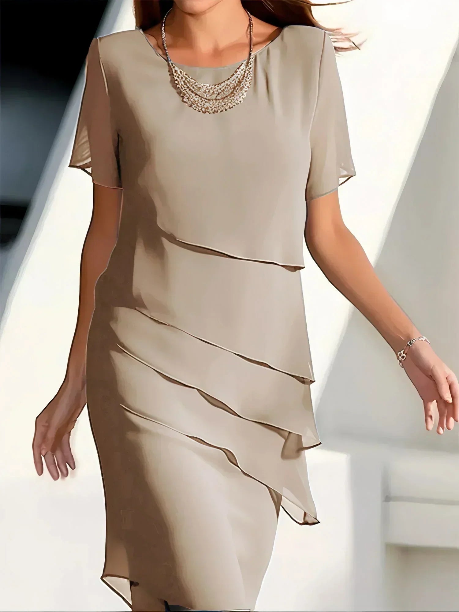 Elegante jurk - Damesjurk met korte mouwen en knielengte van chiffon-Boutique Moda