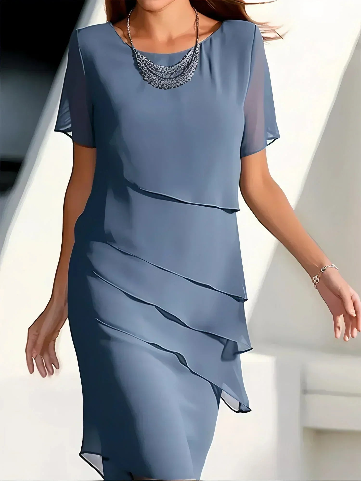 Elegante jurk - Damesjurk met korte mouwen en knielengte van chiffon-Boutique Moda