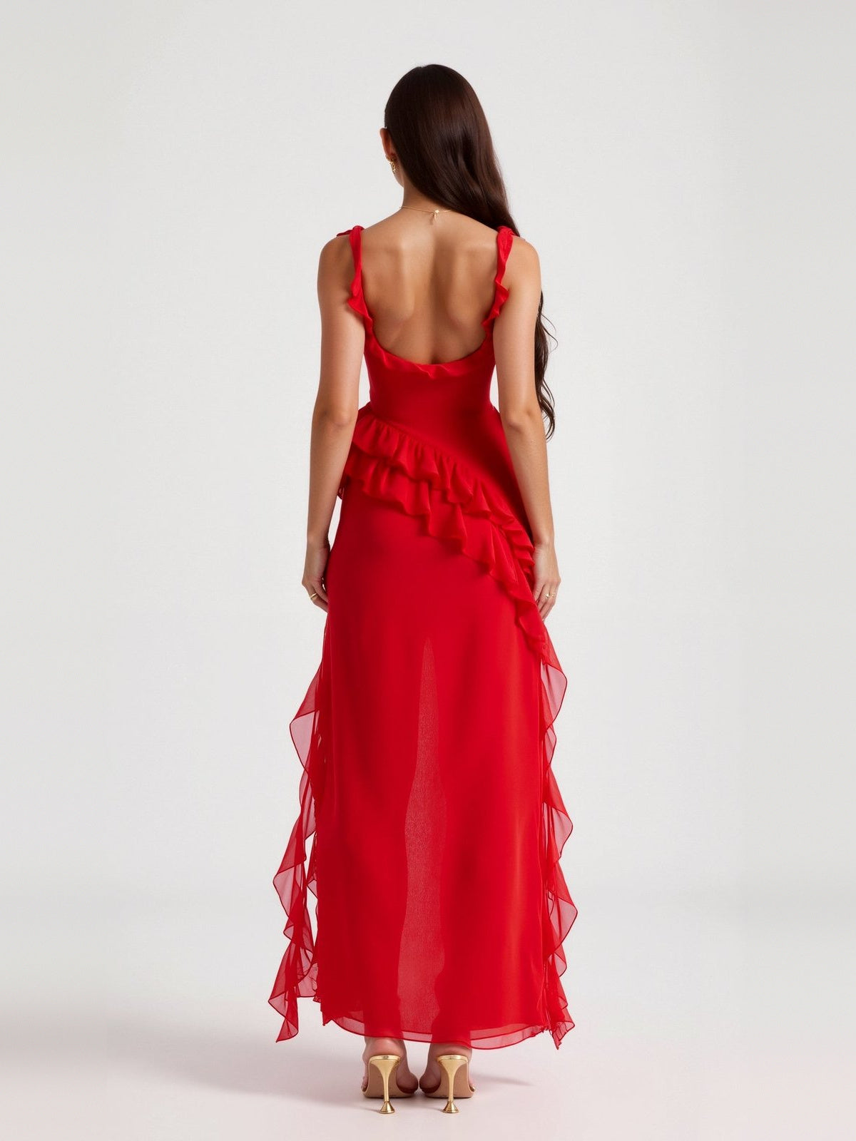 Rode maxi-jurk met ruches en open rug, gedragen door model | Boutique Moda