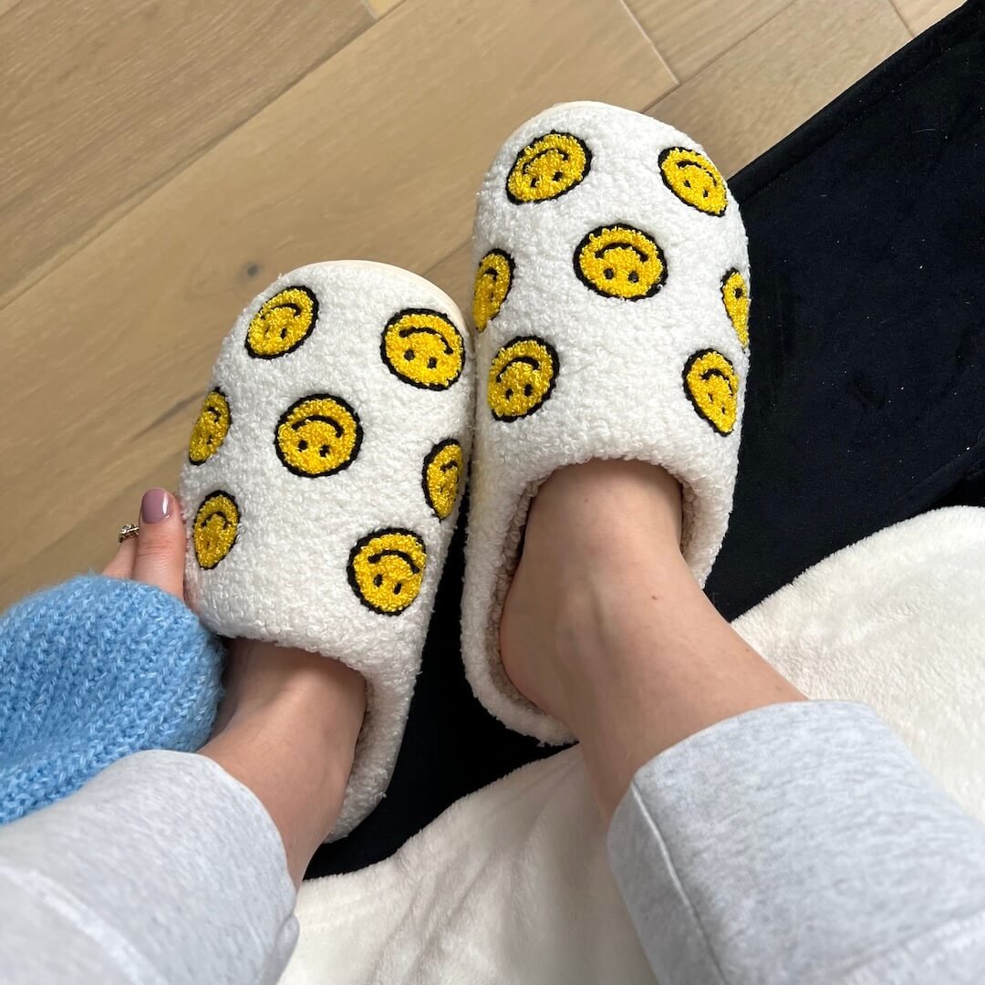 Smiley Pantoffels | Pluche Sloffen Dames | Geel Wit Antislip-Boutique Moda