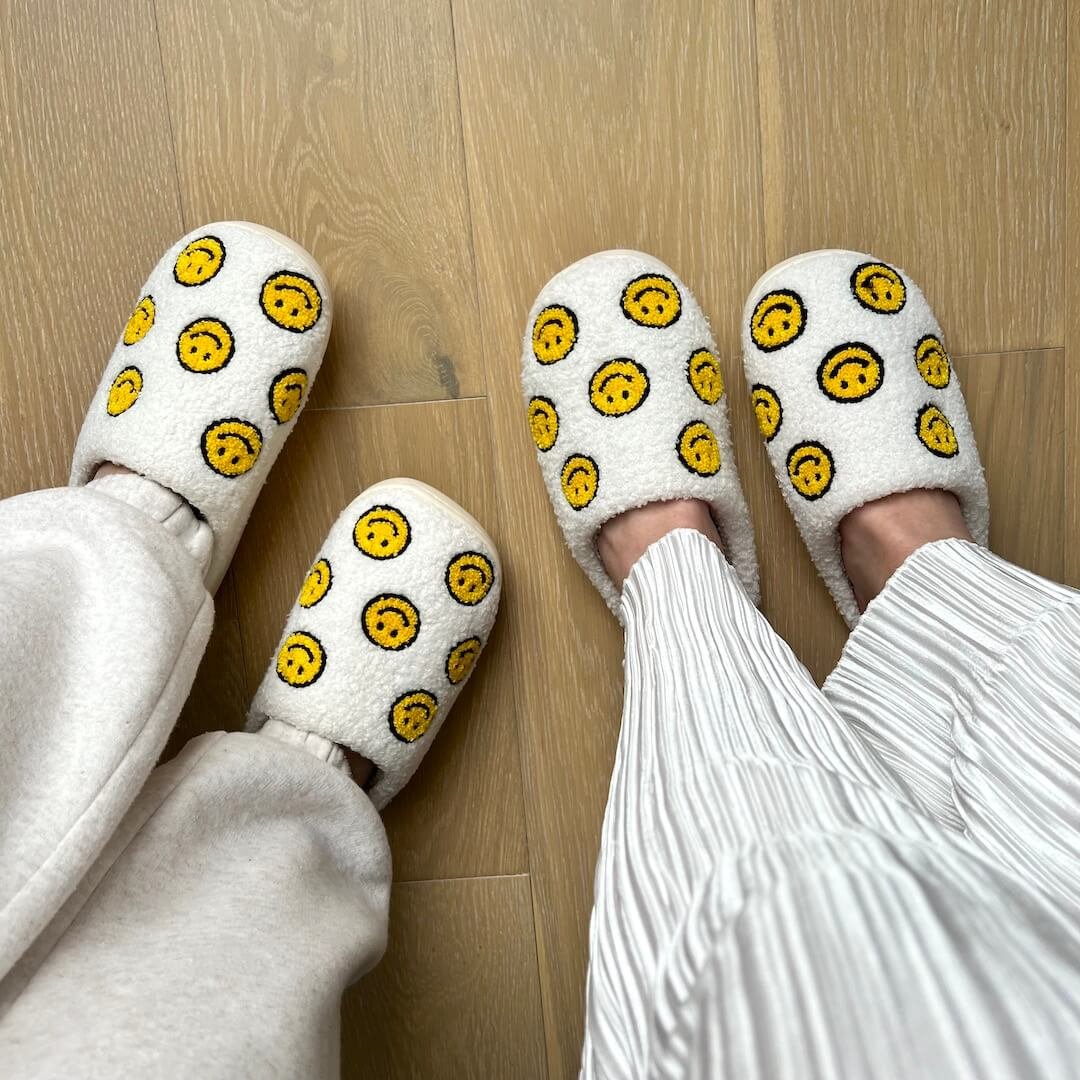 Smiley Pantoffels | Pluche Sloffen Dames | Geel Wit Antislip-Boutique Moda