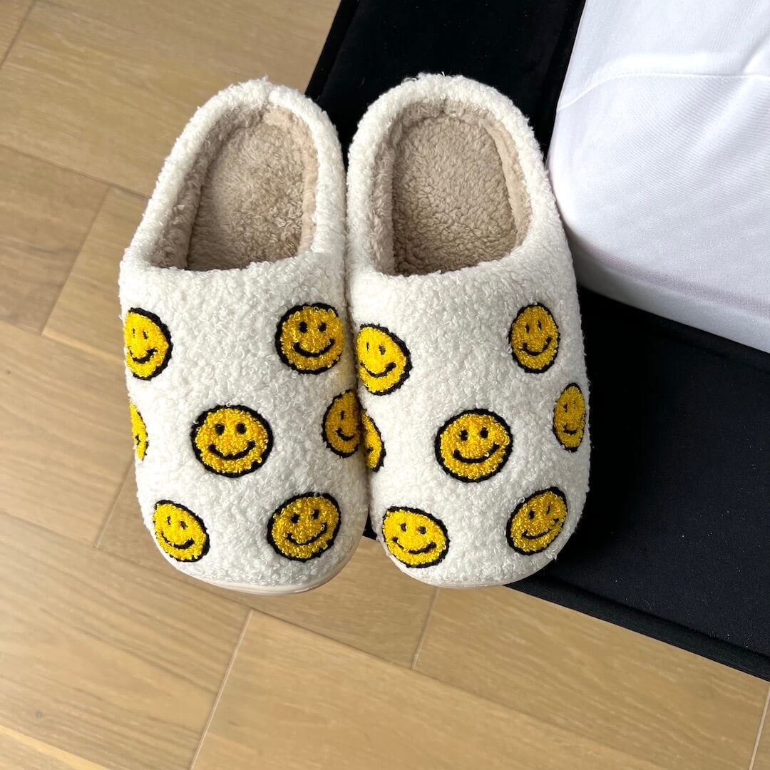 Smiley Pantoffels | Pluche Sloffen Dames | Geel Wit Antislip-Boutique Moda