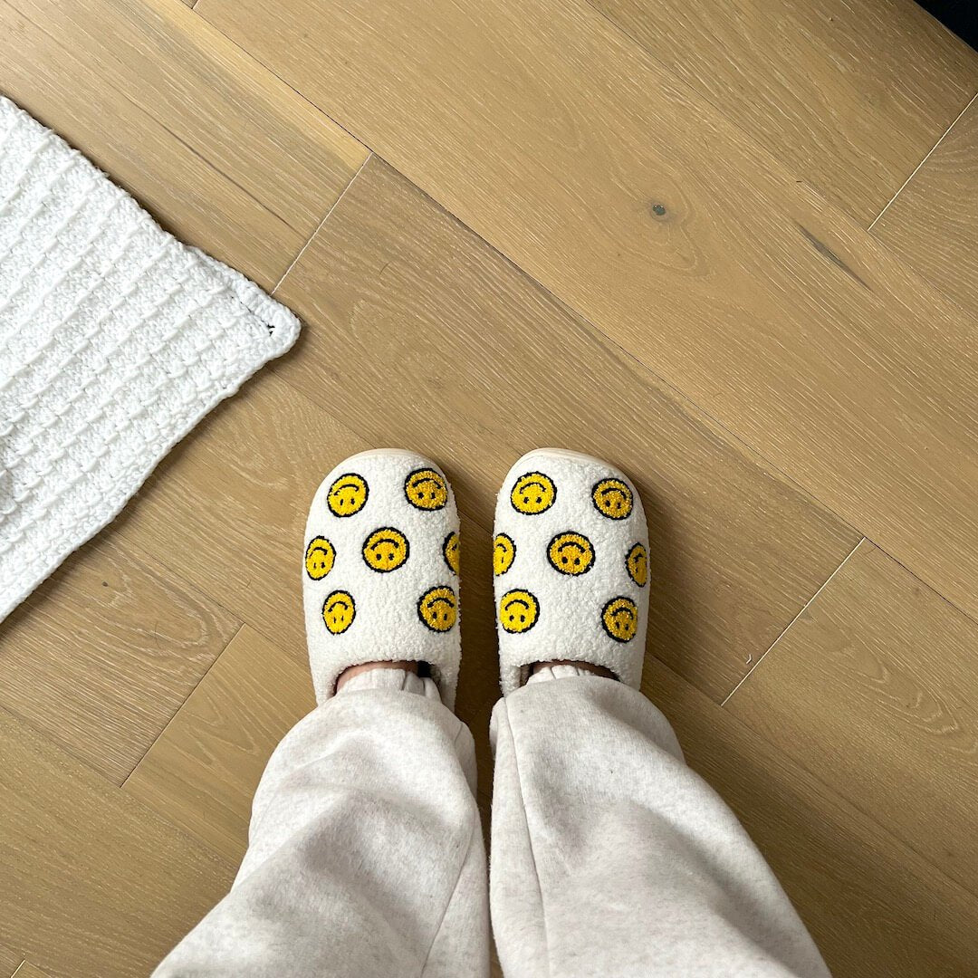 Smiley Pantoffels | Pluche Sloffen Dames | Geel Wit Antislip-Boutique Moda