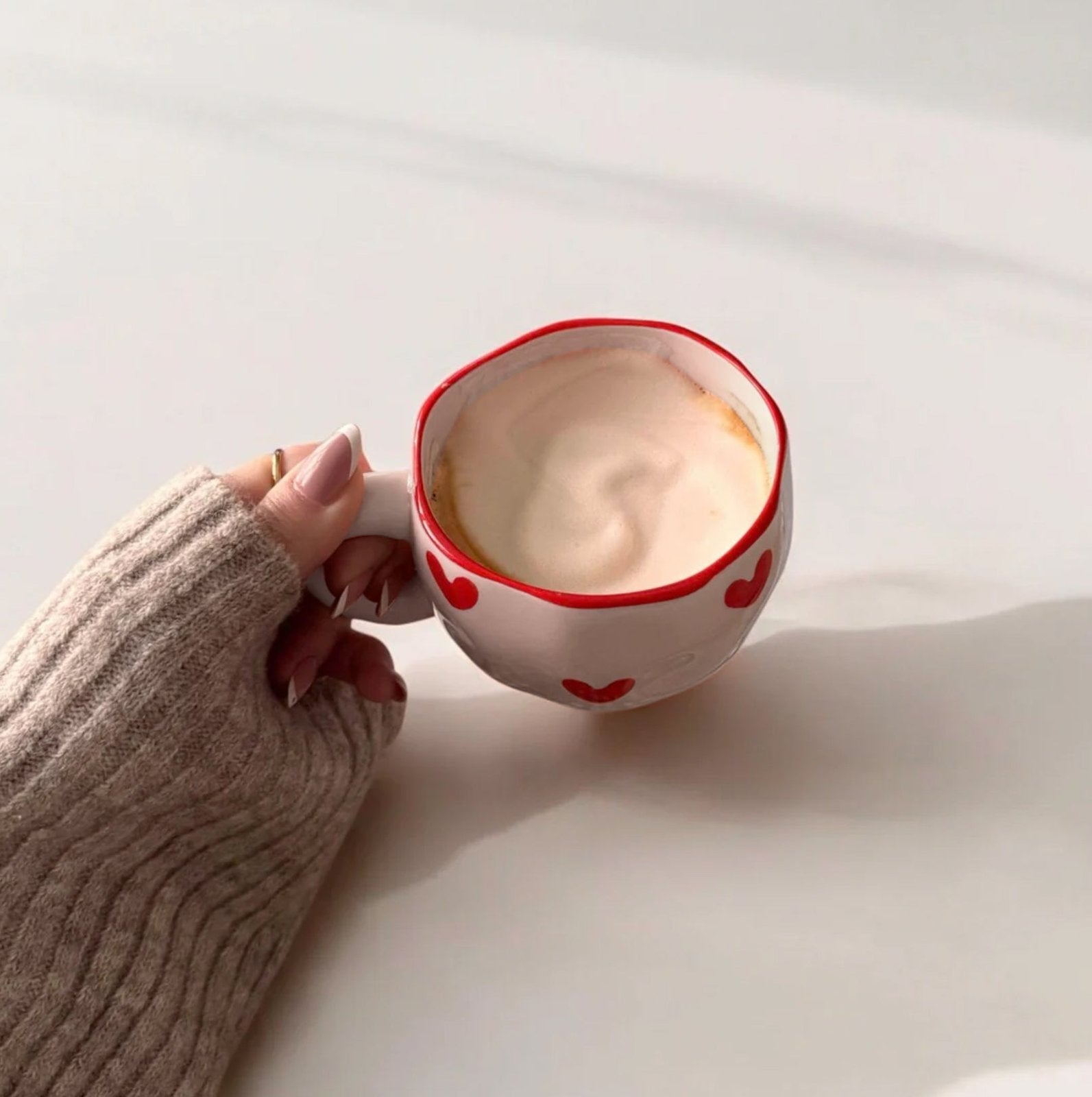 Keramiek koffiekopje met hartjes 11