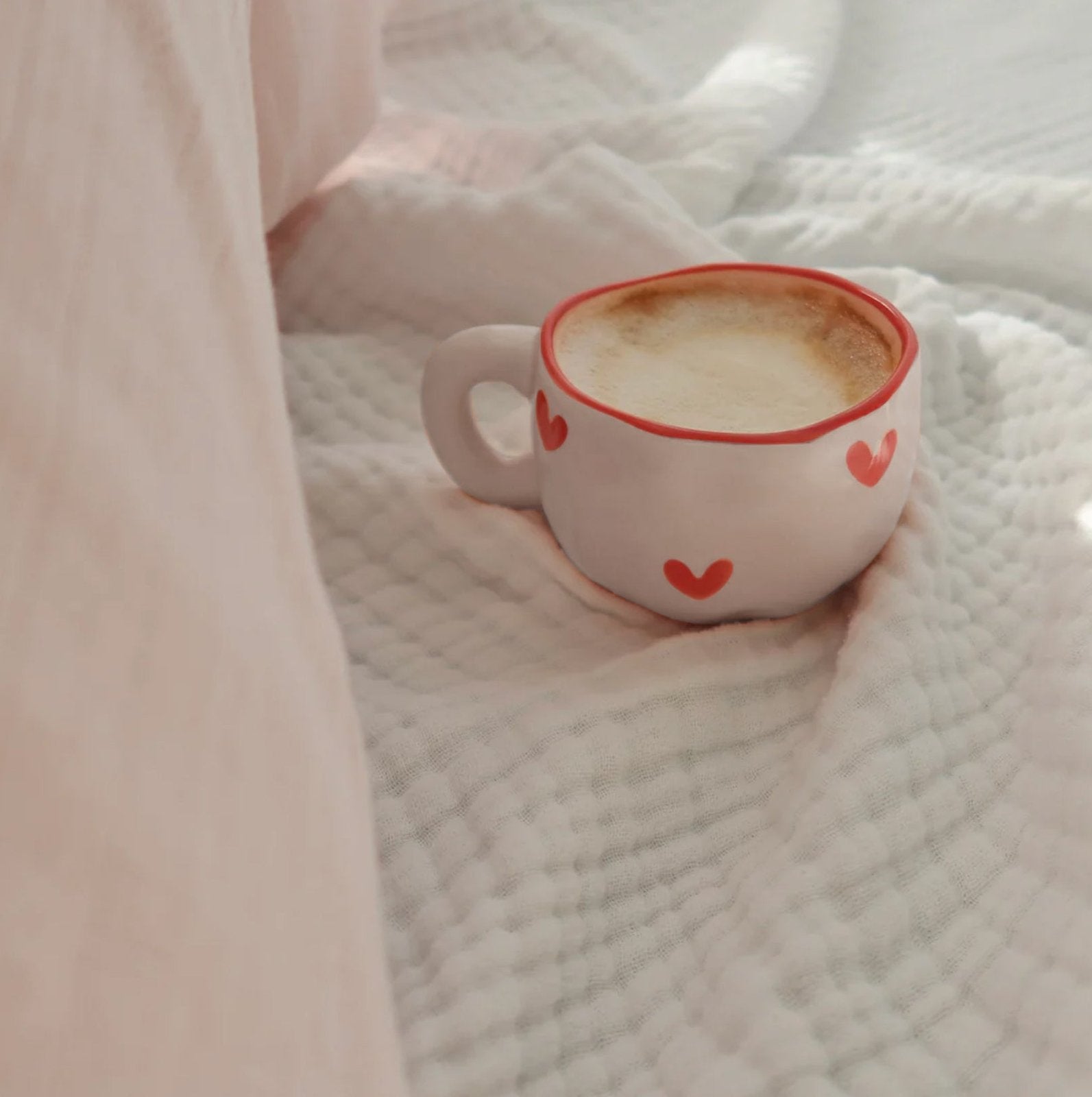 Keramiek koffiekopje met hartjes 10