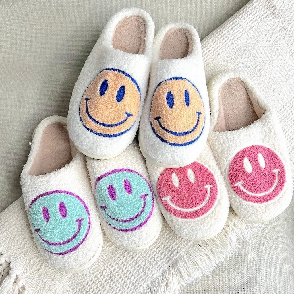 Sloffen met geborduurde smiley 1