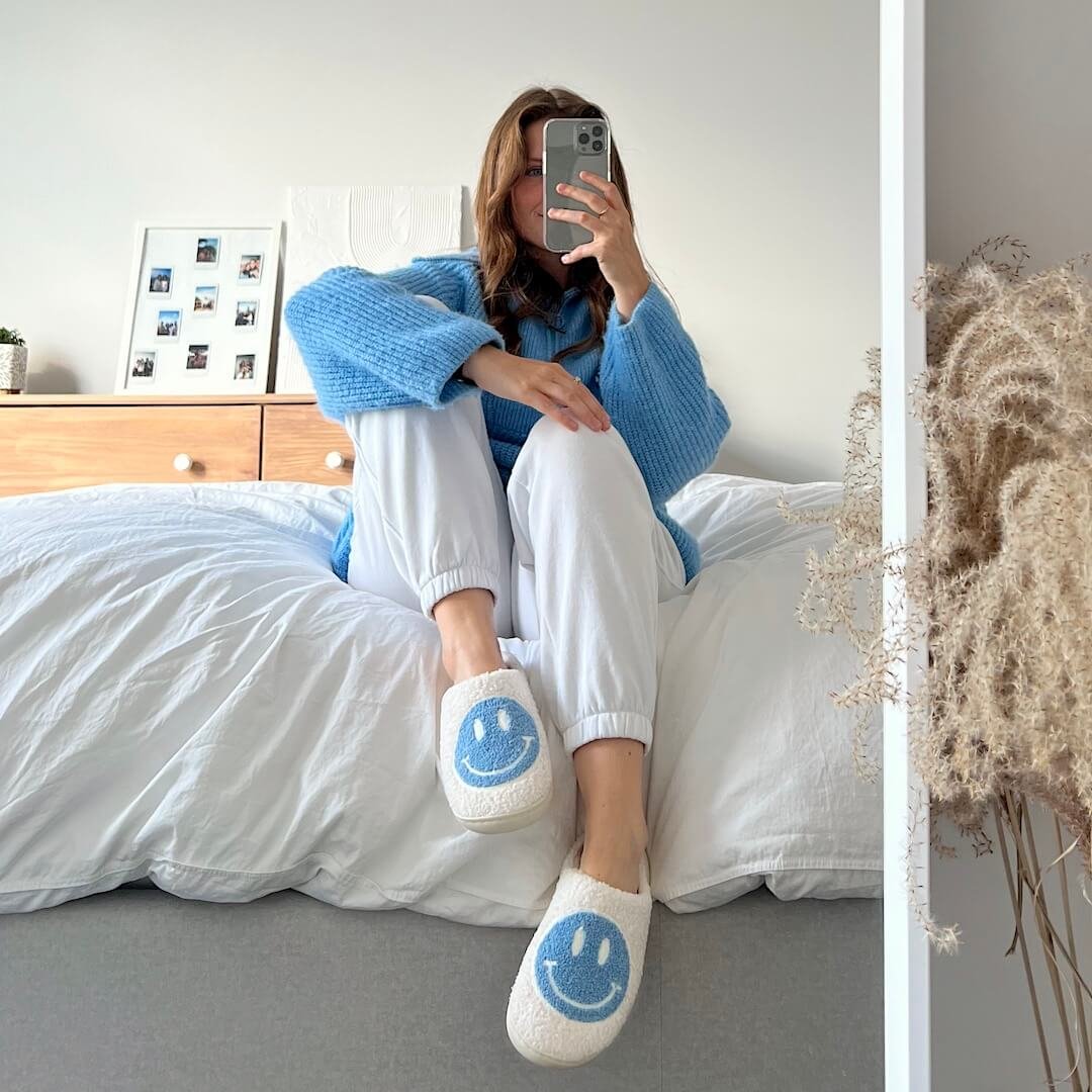 Sloffen met geborduurde smiley 3