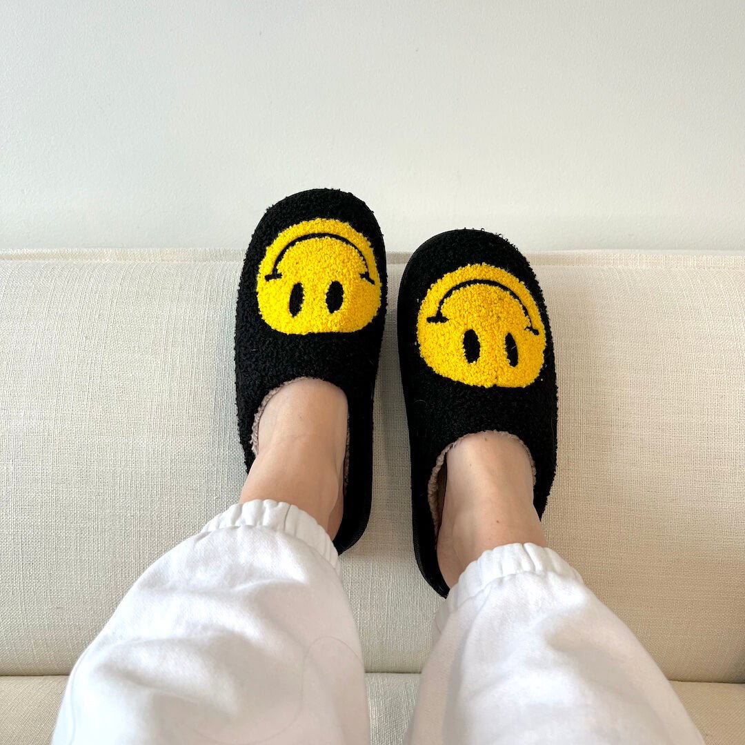 Sloffen met geborduurde smiley 7