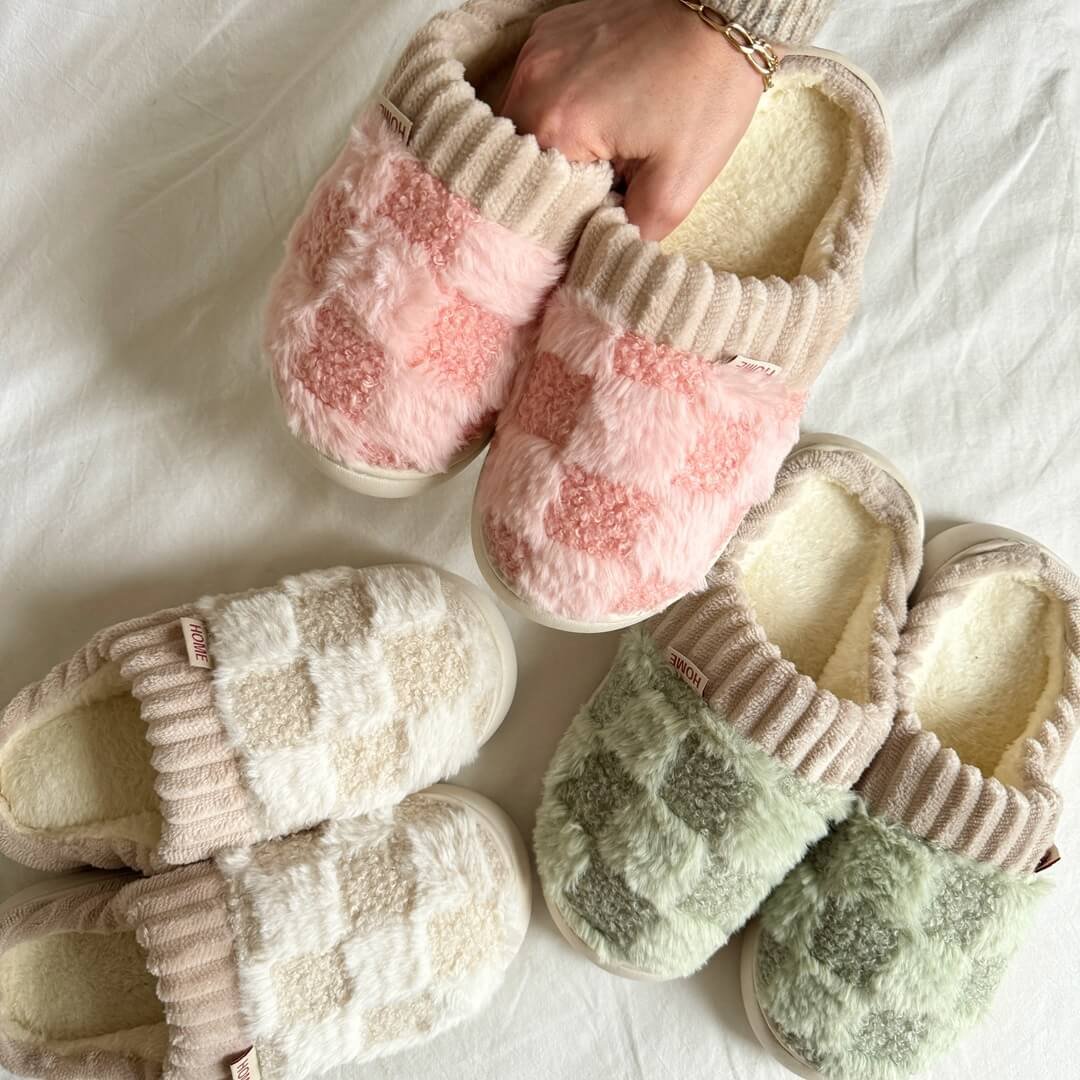 Geblokte pluche sloffen 7