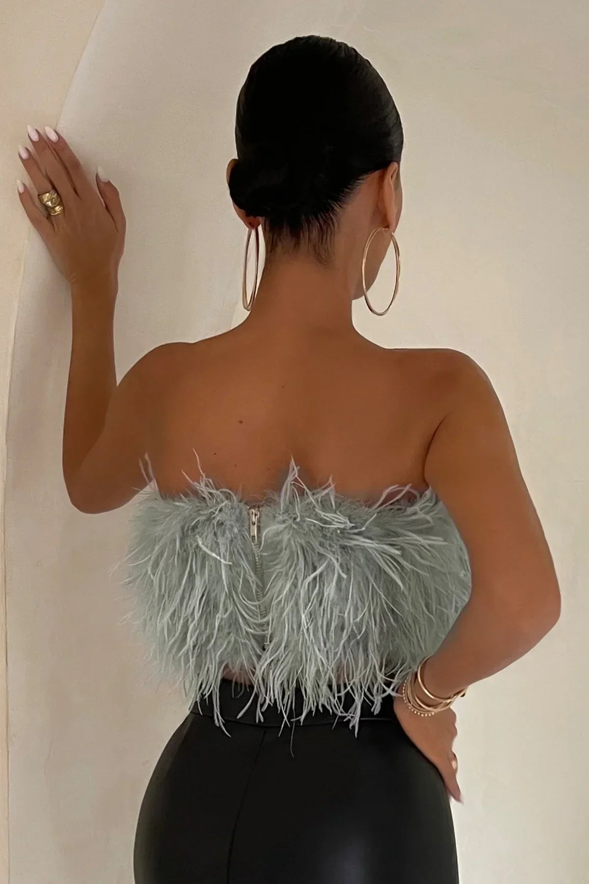 Katrine Feather Top | Stijlvolle veren crop top is een toptrend dit jaar-Boutique Moda