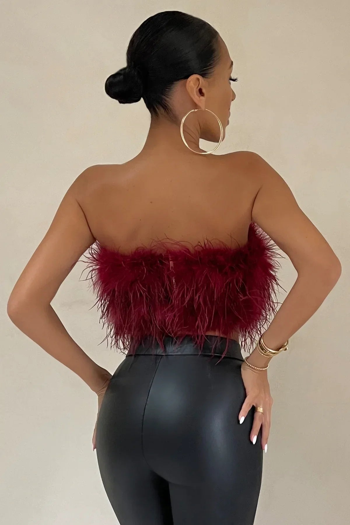 Katrine Feather Top | Stijlvolle veren crop top is een toptrend dit jaar-Boutique Moda