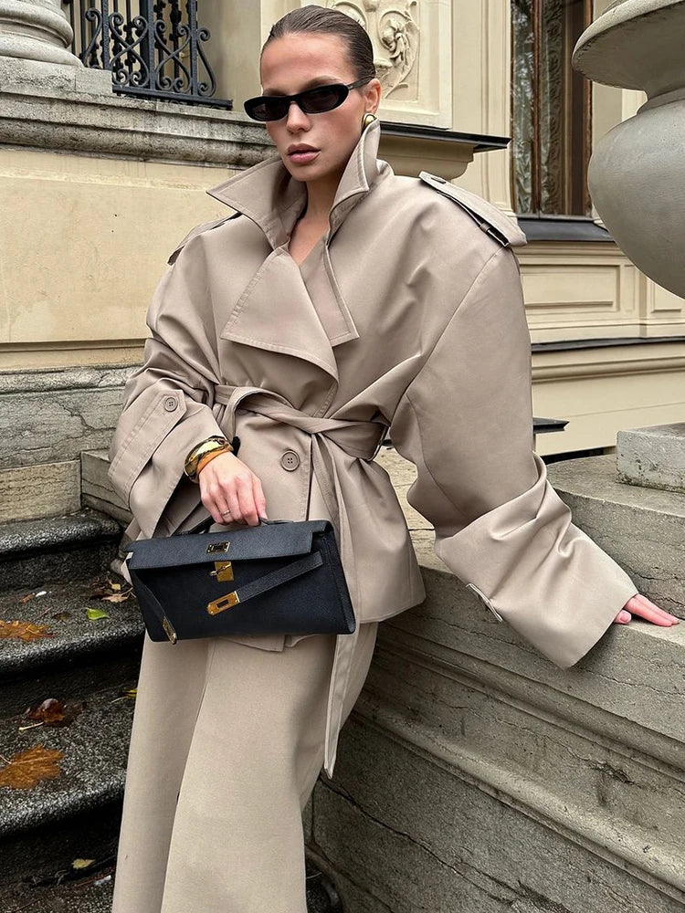 Korte Trenchcoat | Dubbelrijig | Riem | Oversized trenchcoat | Dames trenchcoat-Boutique Moda