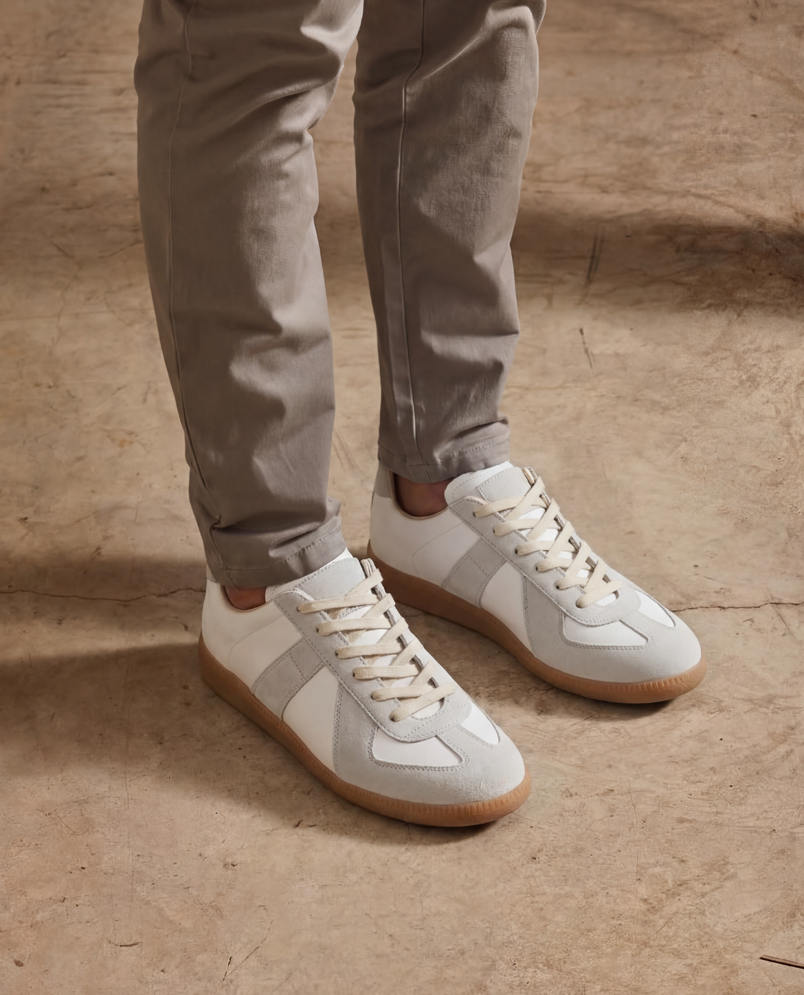 Leren Low-top Sneakers | Suède Veterschoenen | Wit en Zwart-Boutique Moda