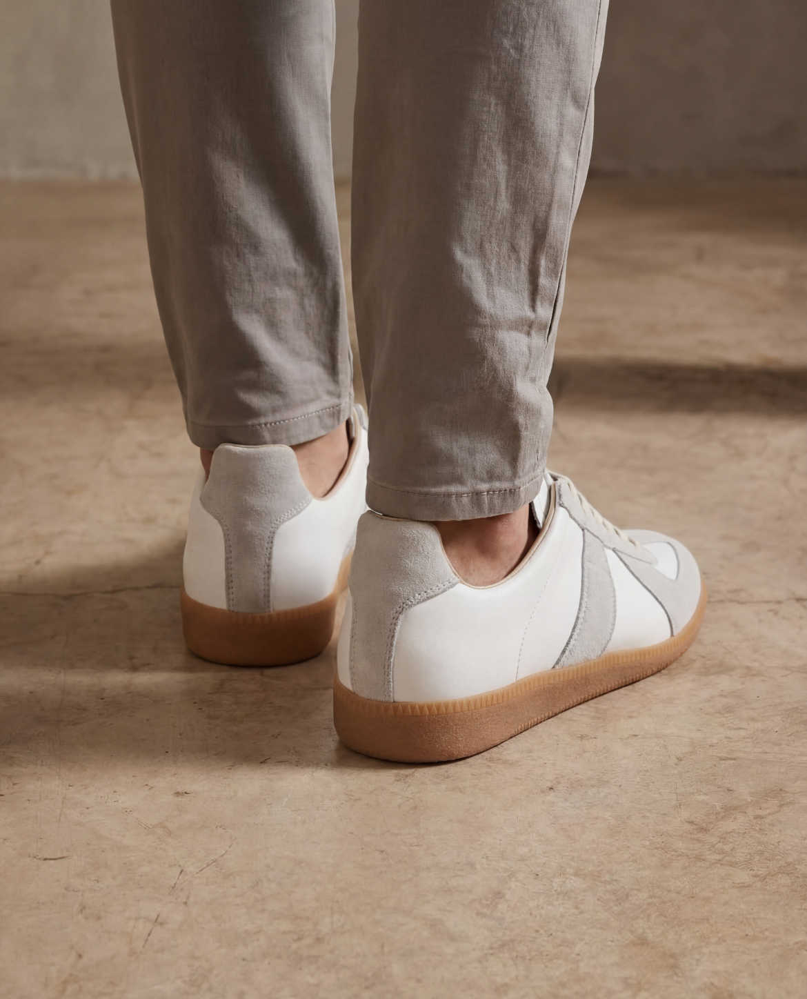 Leren Low-top Sneakers | Suède Veterschoenen | Wit en Zwart-Boutique Moda